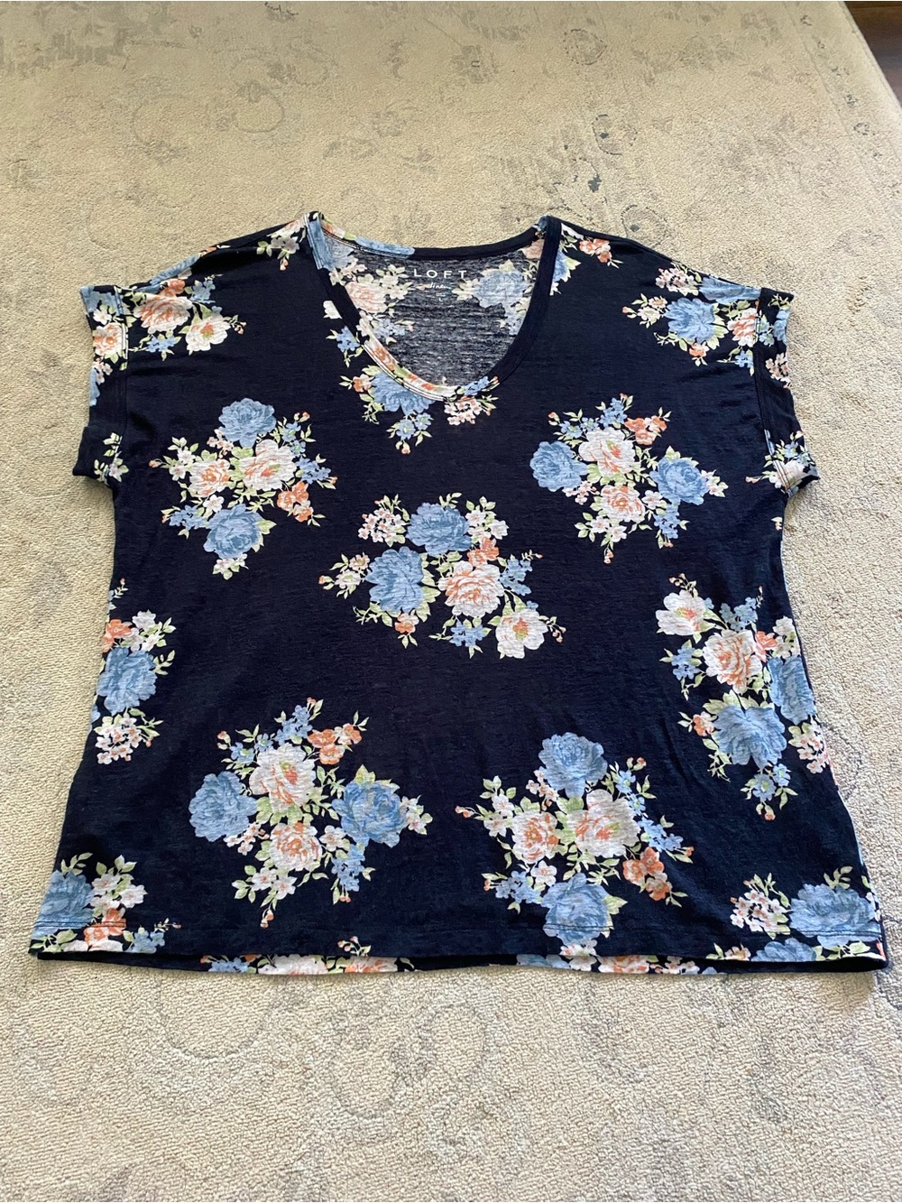 LOFT 100% Linen Floral T-Shirt Large Navy Blue Pink V-Neck Boxy